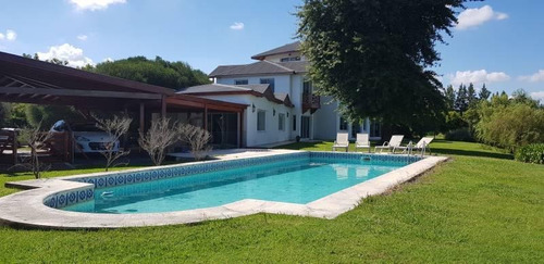 Imagen 21 de 30 de Casa De Categoria En Venta Sobre Dos Lotes Con Amplia Vista Al Rio En Santa Catalina!