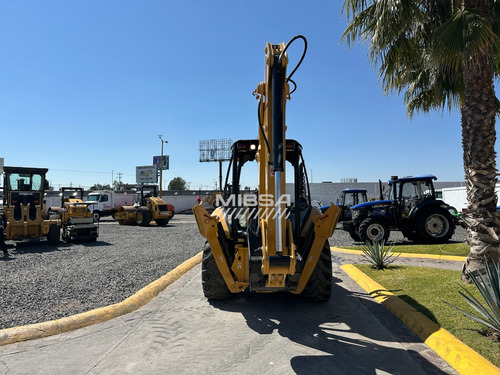 Retroexcavadora 416f /case / John Deere