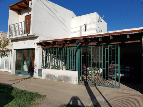 Vendo Casa Mas Dpto En El Centro De Barrio Alberdi