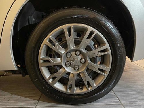 Imagen 11 de 12 de Toyota Corolla 2018 1.8 Base Cvt