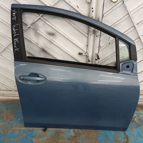 Puerta Delantera Derecha Yaris Hatchback 2 Puertas 2006 2010