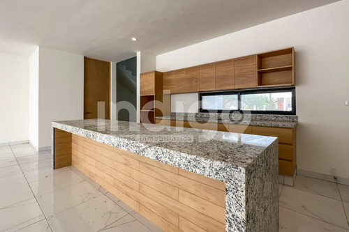Casa En Venta En Mérida En Privada Parque Natura, Sitpach