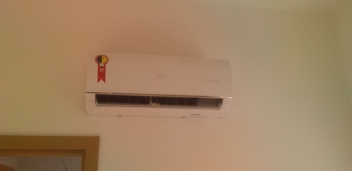 Imagem 2 de 5 de Insralacao E Manutenção De Ar Condicionado