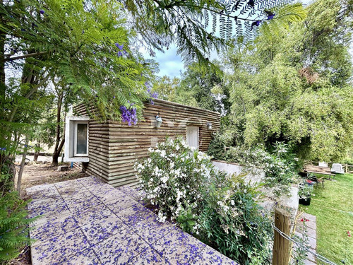 Casa En Venta De 2 Dorm. En Colina