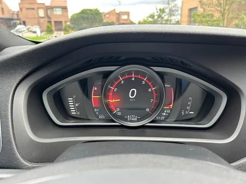Volvo V40 2.0 T4 Drive-e R-design