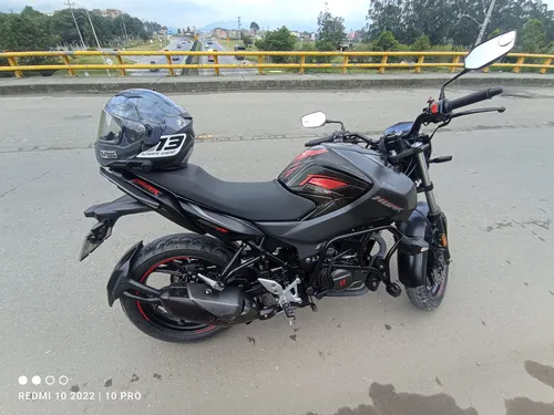 Hero Hunk 160 R Color Negro
