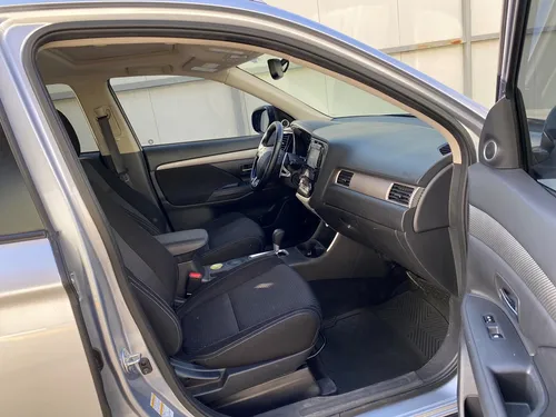 Mitsubishi Outlander 2.4 Se Cvt