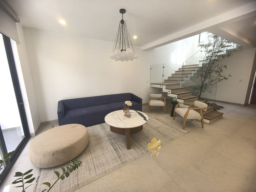 Casa En Venta Con Vista Panorámica En Zibata!