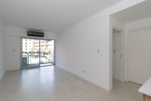 Venta Dos Ambi. Con Cochera Y Baulera En Devoto Milaires, Edificio Aires De Lapacho. Full Amenities