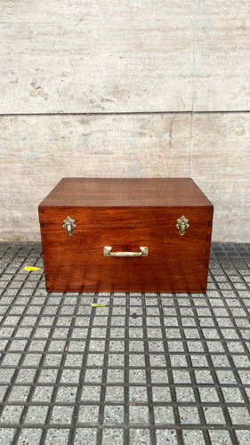 Baul Arcon Cofre En Madera Y Detalles En Bronce Marrron Baúl (Usado)