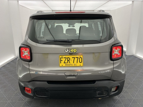 Imagen 10 de 25 de Jeep Renegade 1.8 1.8 Sport Plus