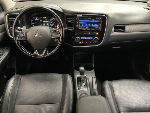 Imagen 11 de 14 de Mitsubishi Outlander Limited 2016