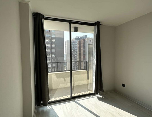 Venta De Amplio Depto. En Uf 4.100. 3d Y 3b, 1estc. Y 1 Bod