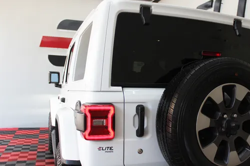 Jeep Wrangler 3.7 Sahara 4x4 At
