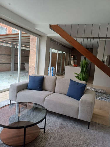 Alquiler/pb/duplex/ La Castellana/150m2/tza-70m2/ 2h-3b-2pe