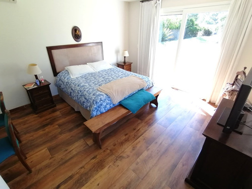 Hermosa Casa 3 Dormitorios Y Servicio Barrio Privado Carmel