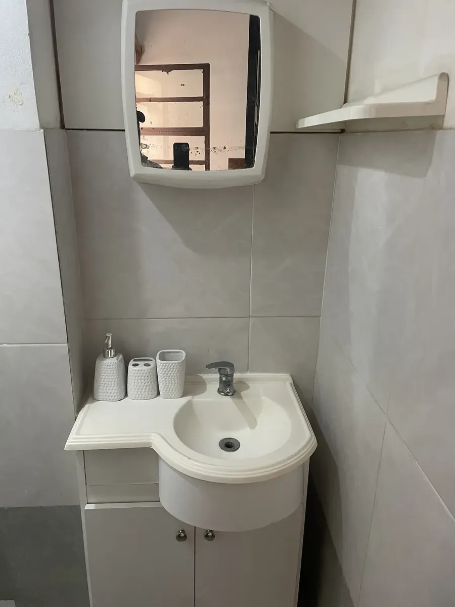 Alquiler Apartamento Tipo Casa, Un Dormitorio En El Centro · Foto 4