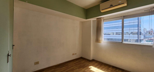 Moreno 850 Baño Completo Y Toilette, Edificio Con Seguridad 24 Hs !!