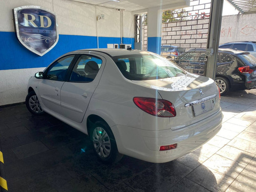 Imagem 14 de 15 de Peugeot 207 1.4 Xr Passion 8v Flex 4p Manual