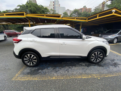 Imagen 4 de 15 de Nissan Kicks Advance Mt 1600 Modelo 2017