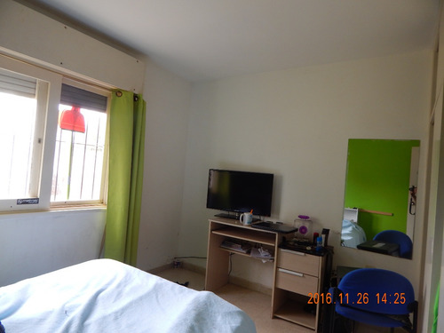 Venta - Piriápolis - Orden De Vender!!! Casa Amplia Con Apto Al Fondo Y Terreno Al Frente En Excelente Zona - Ref 1549