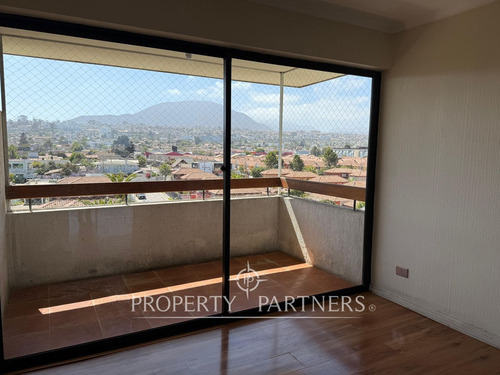 Arriendo Año Corrido Amplio Y Cómodo Departamento