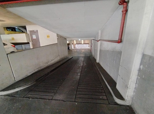 Cochera En Venta En Barrio Norte Seguridad 24 Hs