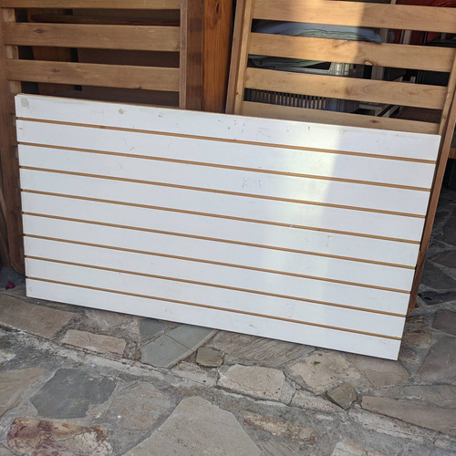 Panel Ranurado Comercial, Color Blanco - 1.65 X 0.90m