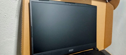 Notebook Gamer Msi Katana Rtx 4060 15.6+ Base Refrigerante! Negro (Usado)