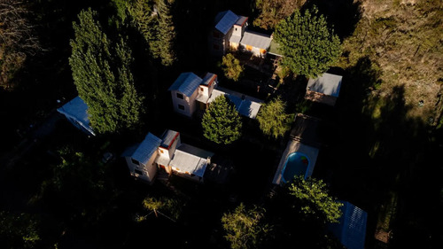 Complejo De Cabañas En Venta - 6 Dormitorios 3 Baños - 1.000mts2 - Luján De Cuyo, Mendoza