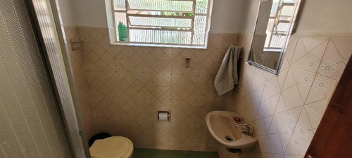 Imagem 9 de 15 de Vende Casa Em Lindoia/sp