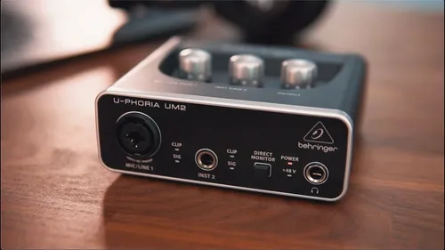 Interfaz De Audio Behringer U-phoria Um2 (Usado)