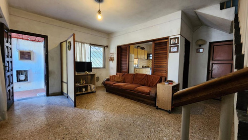 Casa 3 Ambientes C/coch+galpón Excelente Ubicación
