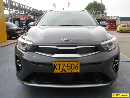 Kia Stonic Zenith Hybrid 4x2 1000cc Mt Aa