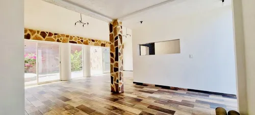 Casa En Venta De Un Nivel Con Alberca Y Jardín Privado En Colinas De Santa Fe En Xochitepec Morelos