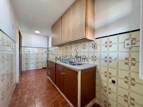 Venta Apartamento 2 Dormitorios Sobre Av Italia - Malvin