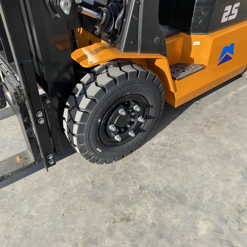Autoelevador 2500kg 2.5 Toneladas Triple Torre 4.5m