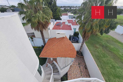 Casa En Venta En Puebla, Fuentes De Moratilla