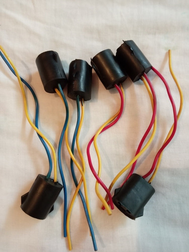 Conector Módulo Ford 4 / 2 Cables Hembra Redondo Plástico
