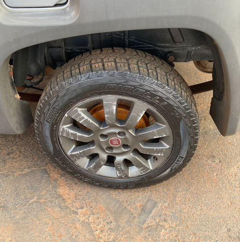 Fiat Strada 1.8 16v Adventure Cab. Dupla Flex 3p
