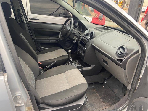Imagem 5 de 5 de Ford Fiesta 1.0 Rocam Hatch 8v Flex 4p Manual