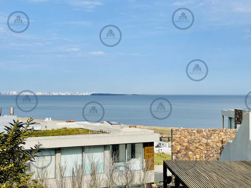 Venta Y Alquiler Temporario De Apartamento Dúplex De Dos Dormitorios En Punta Ballena