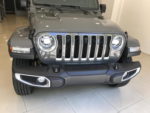 Imagen 4 de 25 de Jeep Gladiator 4x4 H
