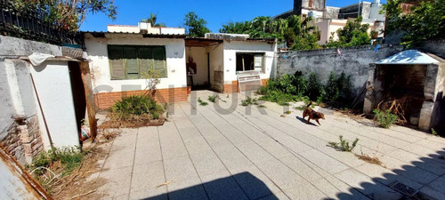 Pse Vende De Casa Interna, Sobre Av 7 De Marzo, Santo Tome, Dos Dormitorios, Living, Cocina-com...