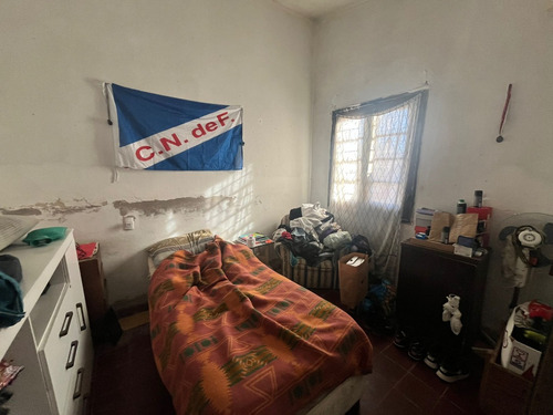 Casa Y 2 Apartamentos Alquilados En El Mismo Padrón Para La Venta. Ideal Para Inversionistas.