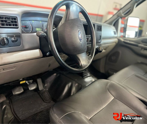 Ford F-250 3.9 Xlt 4x2 2p