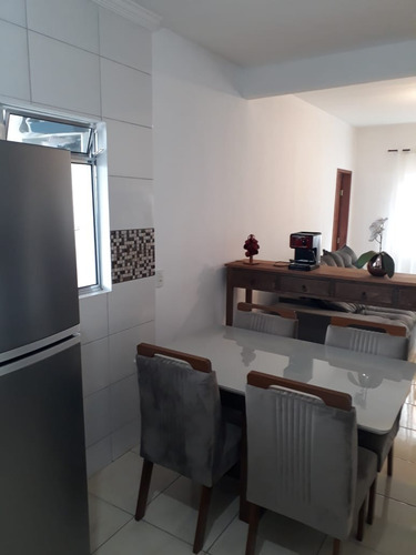 Três Quartos Com Três Banheiros, Garagem