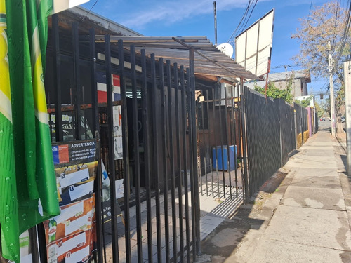Casa Para Uso Comercial En Peñalolén, Excelente Ubicación