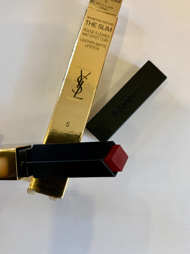 The Slim Labial 5 Larga Duracion Yves Saint Laurent En Caja