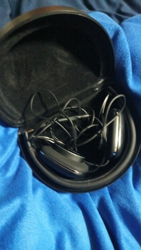 Audífonos Bowers & Wilkins P3 Negro (Usado)